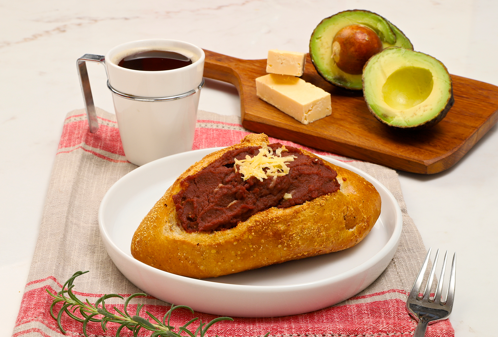 Perla Refried Red Beans (Frijoles Rojos Refritos) 28.2 oz, Single Pouch