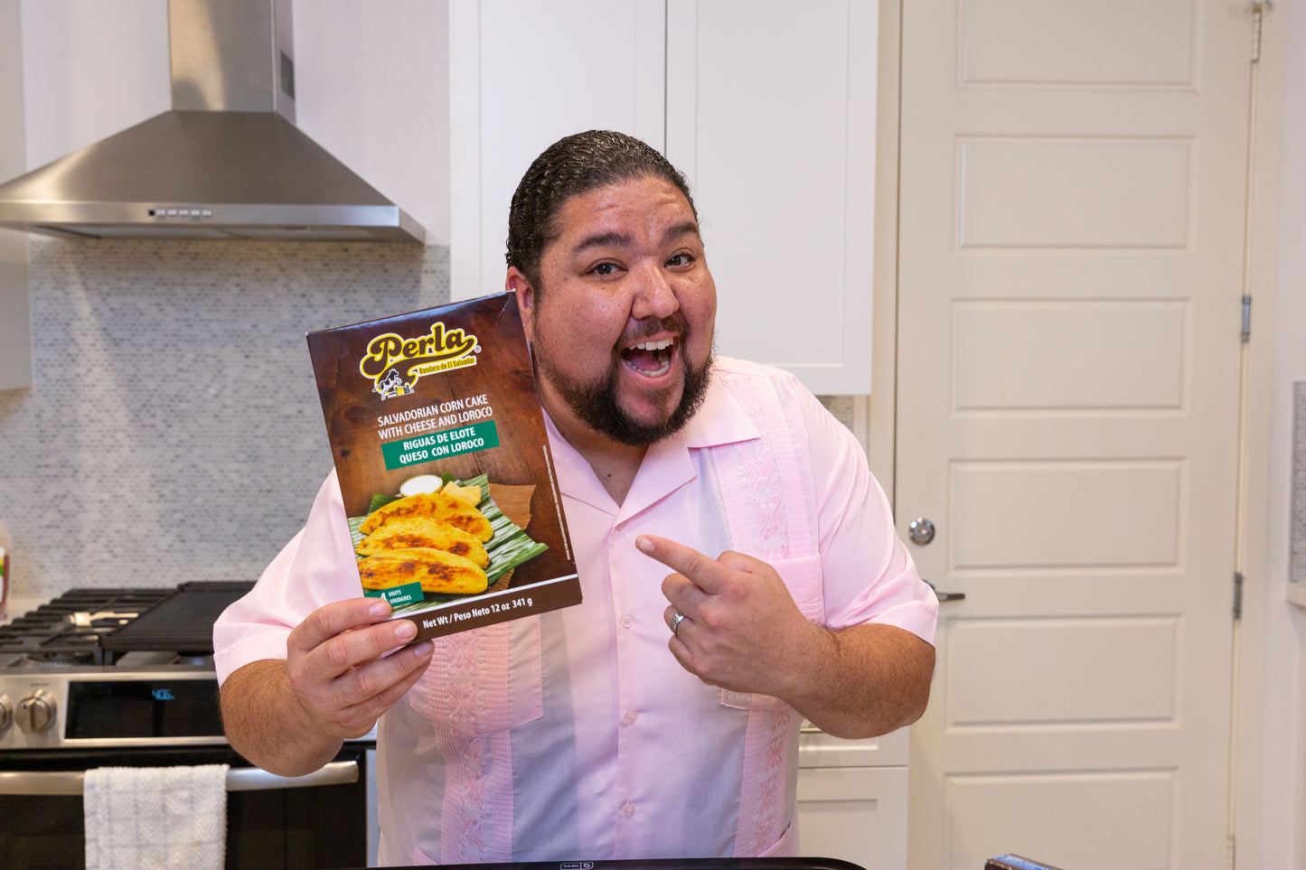 Perla Salvadoran Corn Cake with Cheese and Loroco (Riguas de Elote con Loroco y Queso) 12 oz